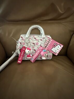 Hello Kitty Sanrio Crossbody Bag Bundle NWT w/ Charms Kawaii Gift Set 🎀